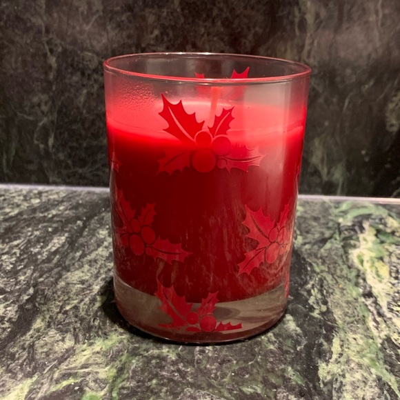 Slatkin & Co Bundle of Holiday Candles - Picture 10 of 13